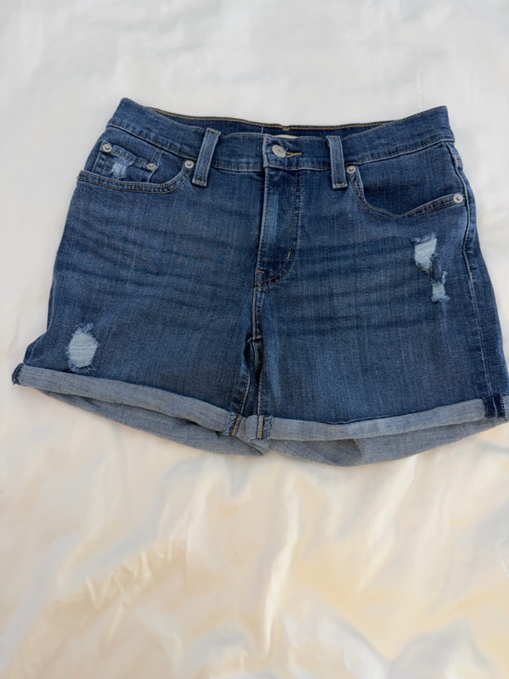 Levi’s Casual Mid-Rise Dark Blue Denim Roll-Cuff Shorts W26 Inseam 4